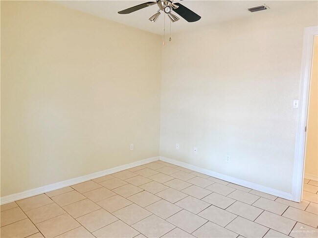 Building Photo - 12 Eagle Ave