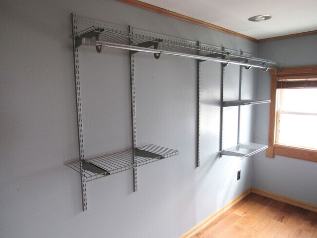 Building Photo - 303-305 11th St SE