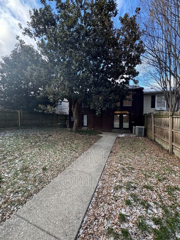 Building Photo - 1236 Cherokee Rd