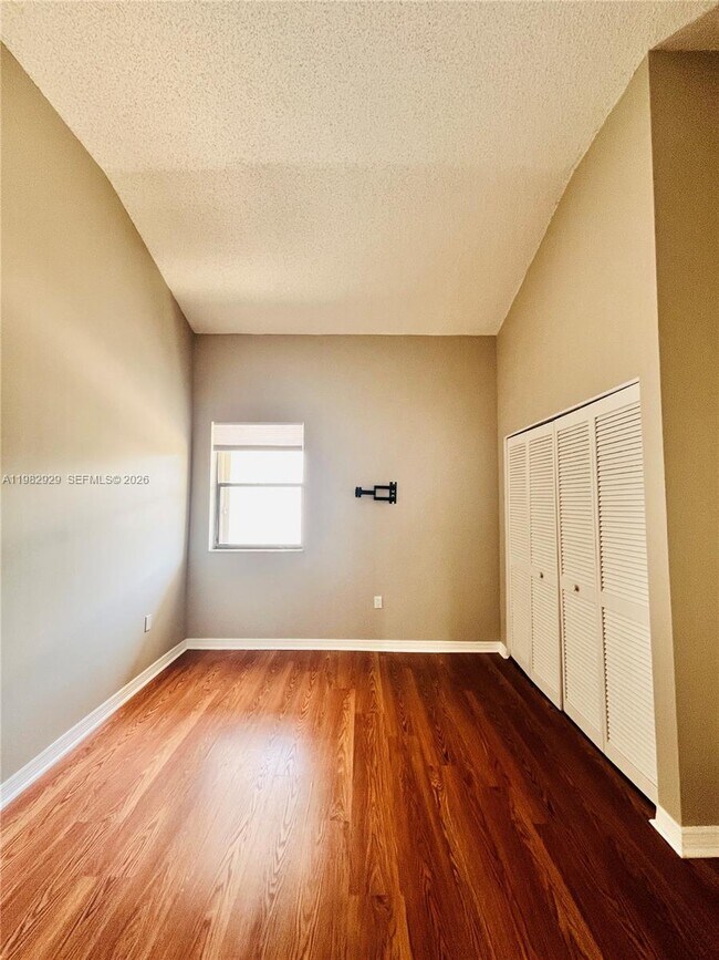 Building Photo - 253 Poinciana Island Dr