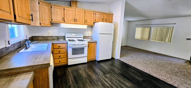 Building Photo - Home in Los Padres Estates