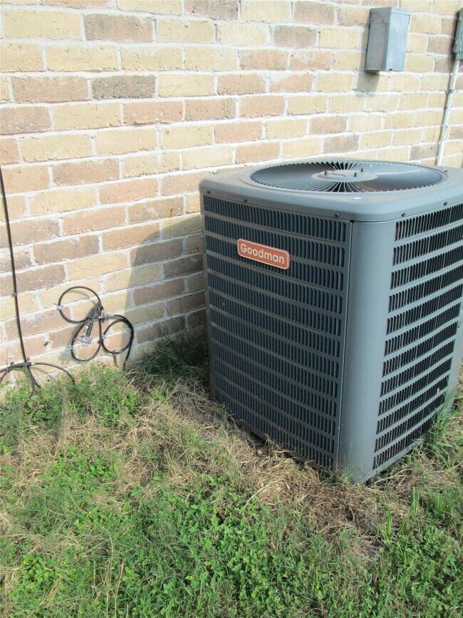 Building Photo - 6818 Glenstein Dr