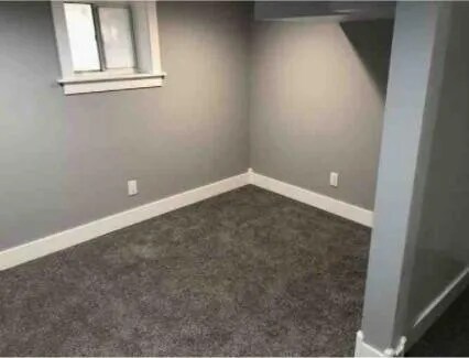 Building Photo - 684 E 400 N