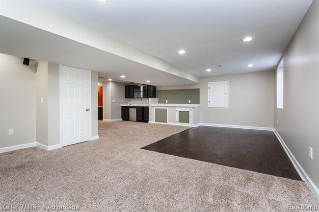 Building Photo - 24975 Bloomfield Ct