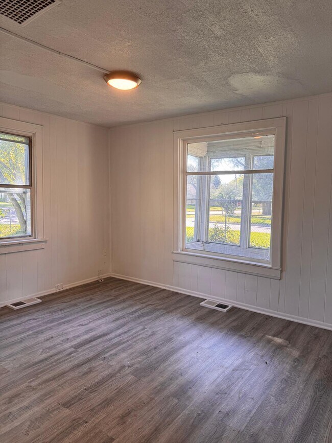 Building Photo - 1723 S 8th St