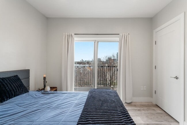 Building Photo - 1457 Tremont St