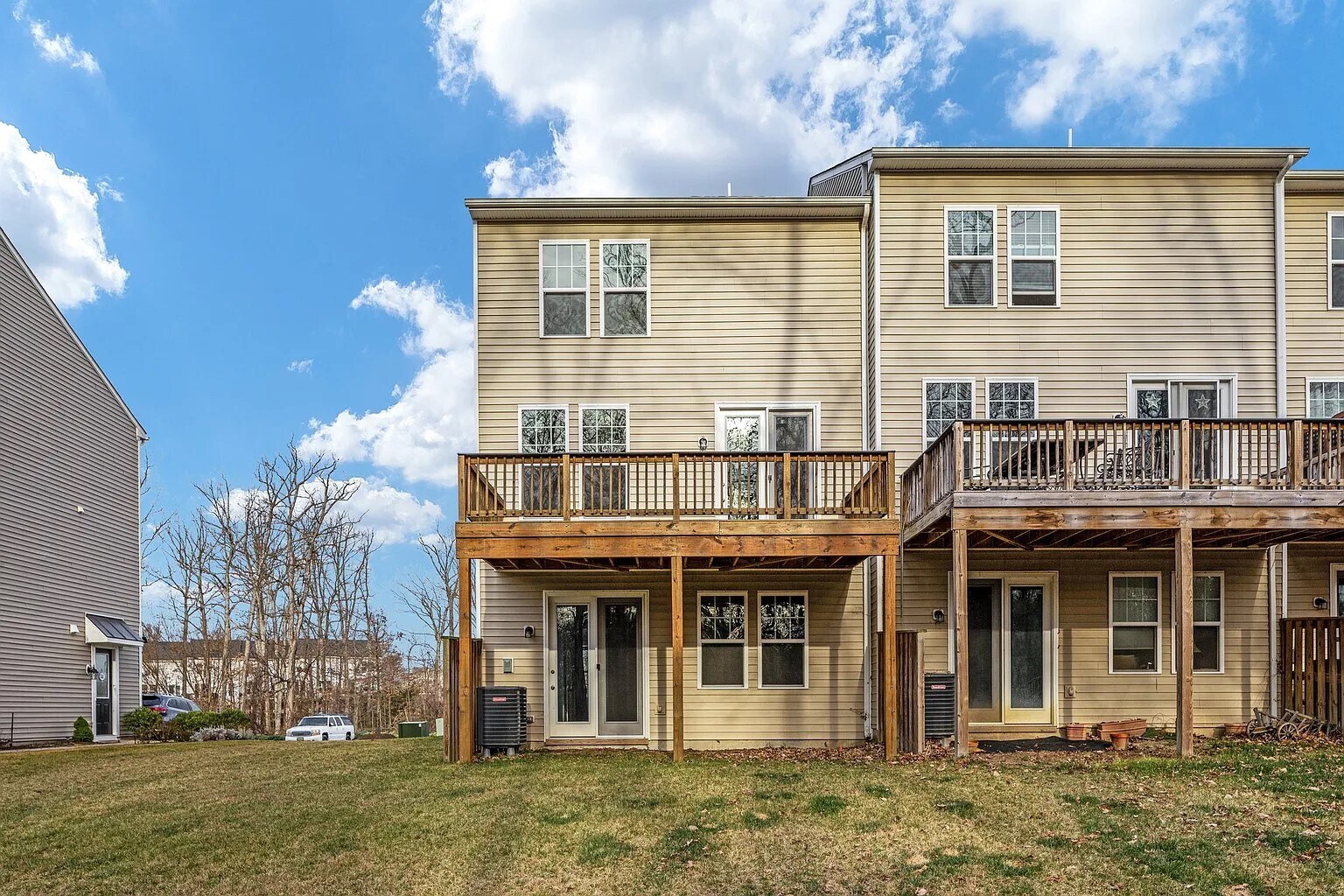 Building Photo - 148 Solara Dr