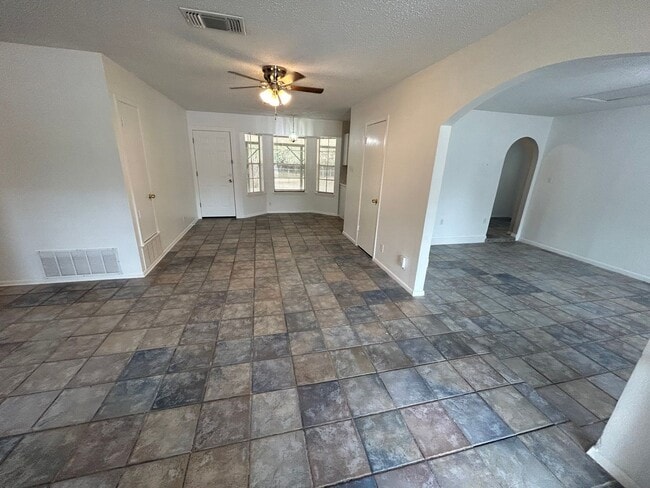 Building Photo - *COMING SOON* Tucked Away on a Cul-de-Sac | 3-Bedroom San Antonio Home!