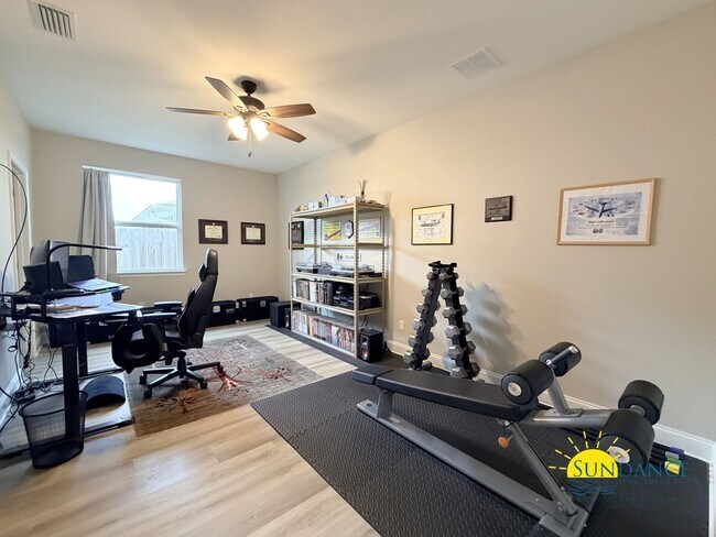 Building Photo - Stunning Shalimar 4 Bedroom / 3 Full Bathroom Home with Solar Energy Efficiency!