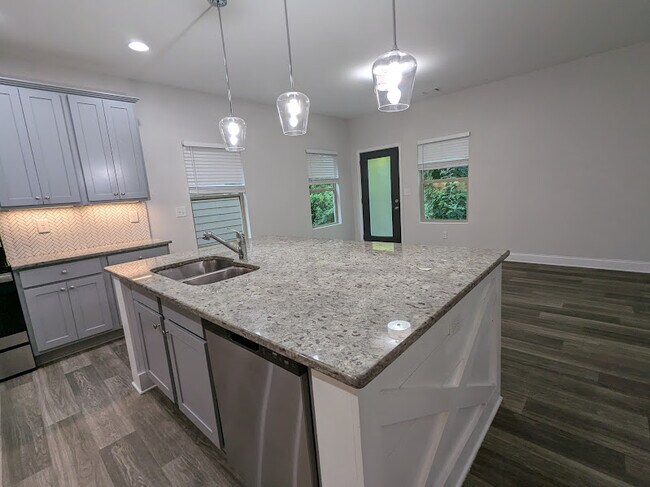 Building Photo - 529 Omnia Ridge Way