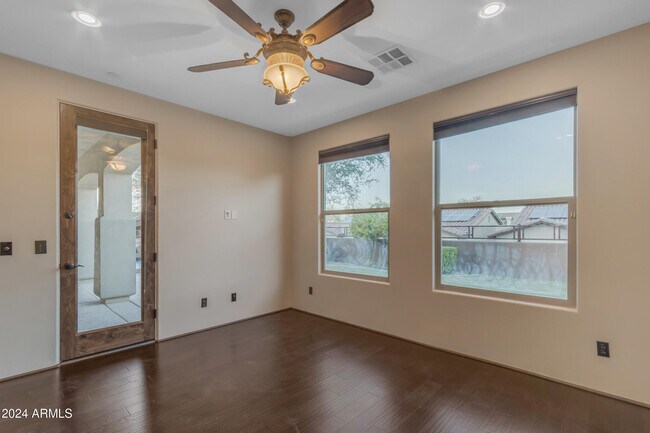 Building Photo - 2322 E Samantha Way