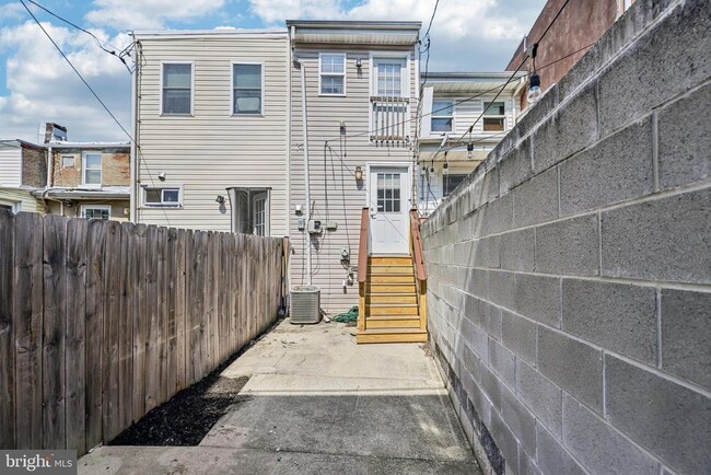 Building Photo - 49 E Heath St