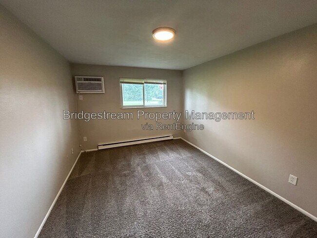 Building Photo - 75 N Gebhart Church Rd