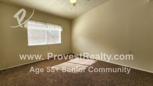 Building Photo - 15801 Cedarwood Pl