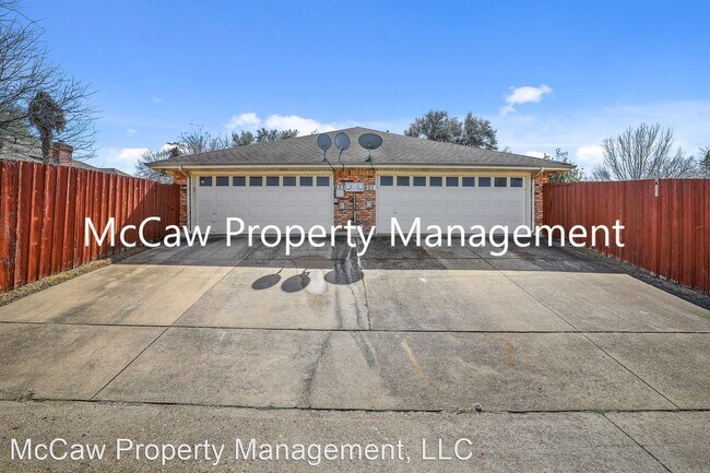 Building Photo - 3 br, 2 bath House - 803 Summit Dr.