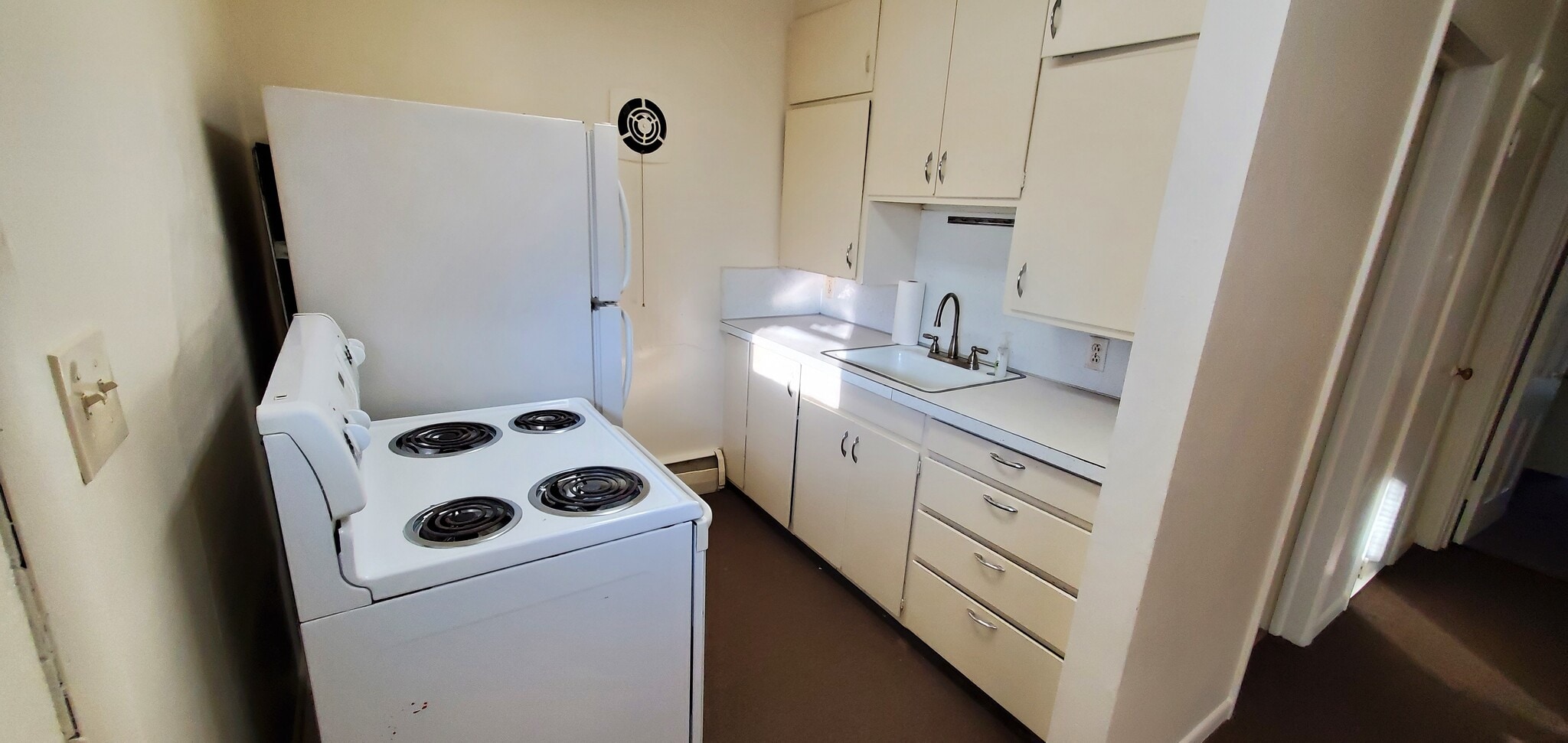 kitchen - 221 Byall Ave