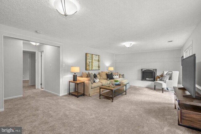Building Photo - 9428 Meadow Shire Ln