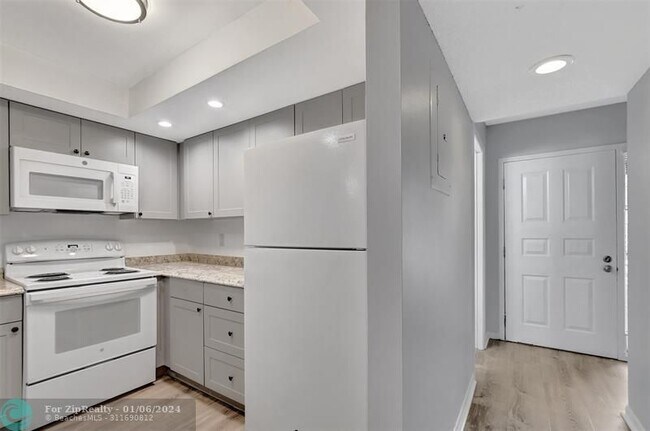 Building Photo - 97 Deer Creek Rd