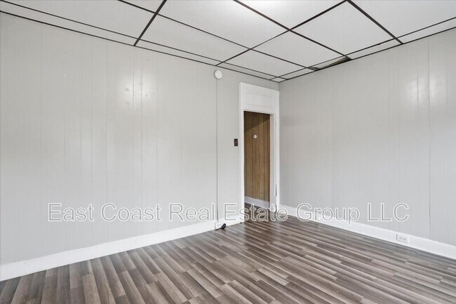 Building Photo - 834 W Washington St