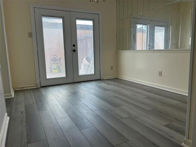 Building Photo - 12500 Brookglade Cir