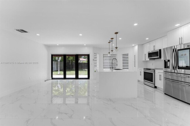 Building Photo - 12403 SW 140th St
