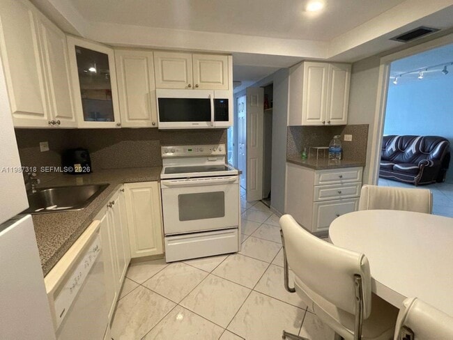 Building Photo - 250 174th St