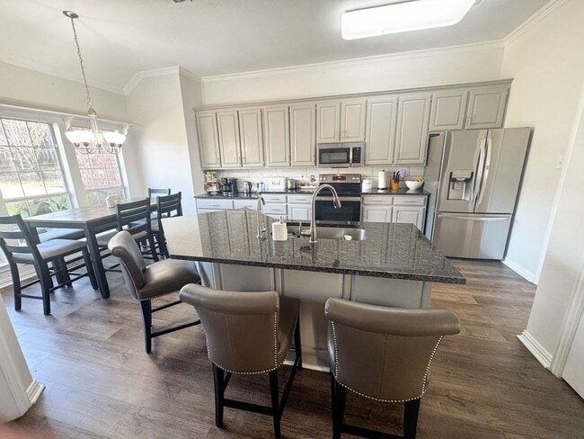 Building Photo - Beautiful Keene Home - 5 Bedroom, 2.5 Bath