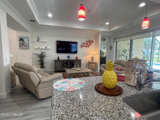 Building Photo - 1090 Castaway Ct