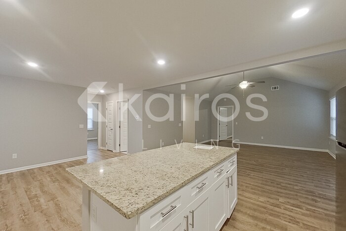 Building Photo - 136 Western Red Cedar Dr