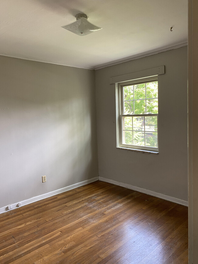 Second Bedroom - 1042 Northwest Blvd