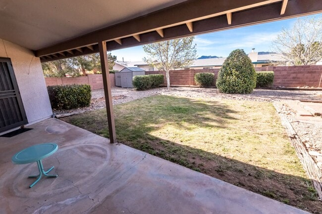 Building Photo - Beautifully Updated 2BR/2BA Home – Near Fort Huachuca