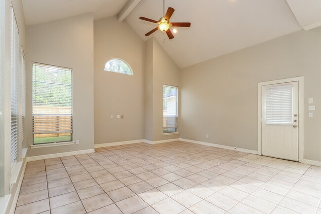 Building Photo - 5623 Evergreen Valley Dr