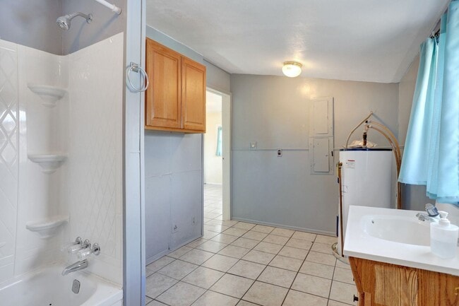 Building Photo - Downtown Victorian