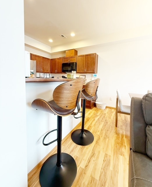 Building Photo - 317 NE Miramar Cir