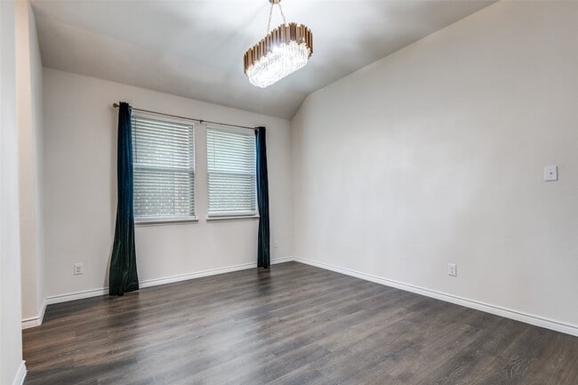 Building Photo - 905 Philadelphia St