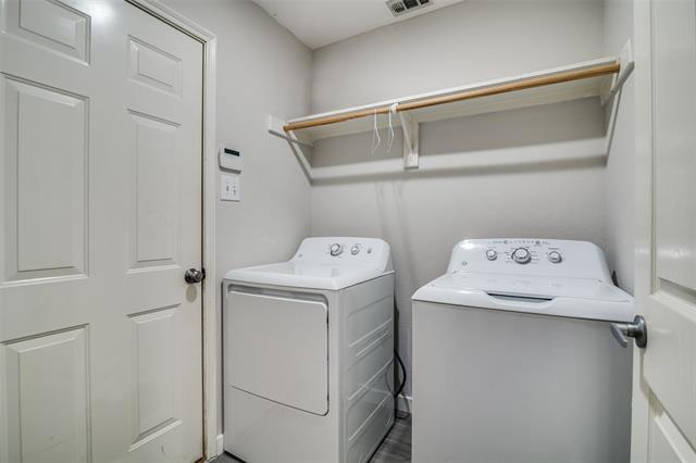 Building Photo - 2800 Spencer Cir