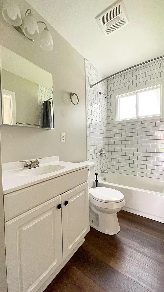 Bathroom - 4646 Beacon Hill Rd