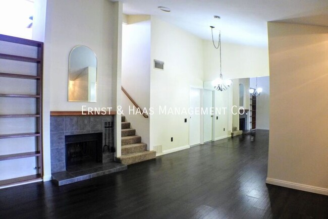 Building Photo - 3667 Country Club Dr