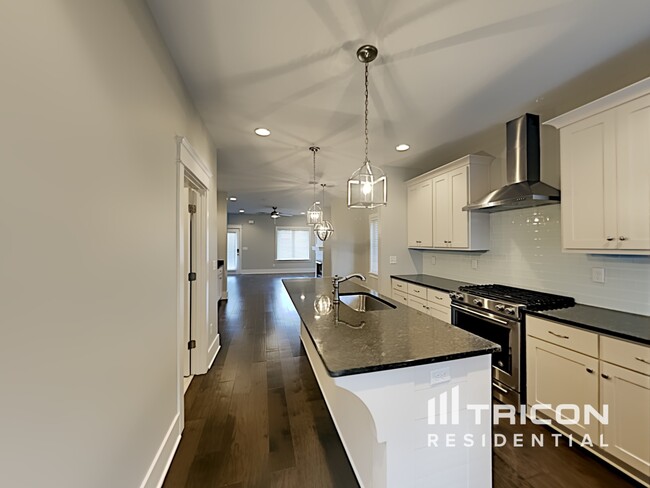 Building Photo - 1236 Hillwood Private Cove