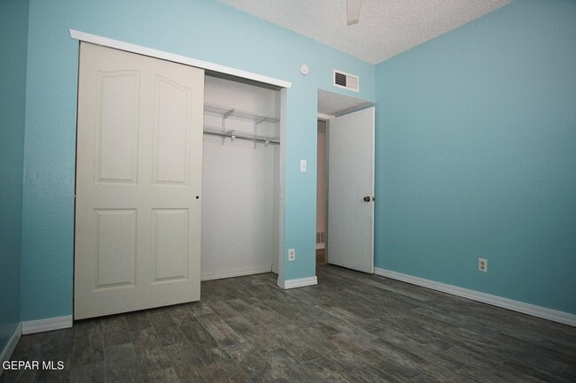 Building Photo - 3114 Isla Marino St