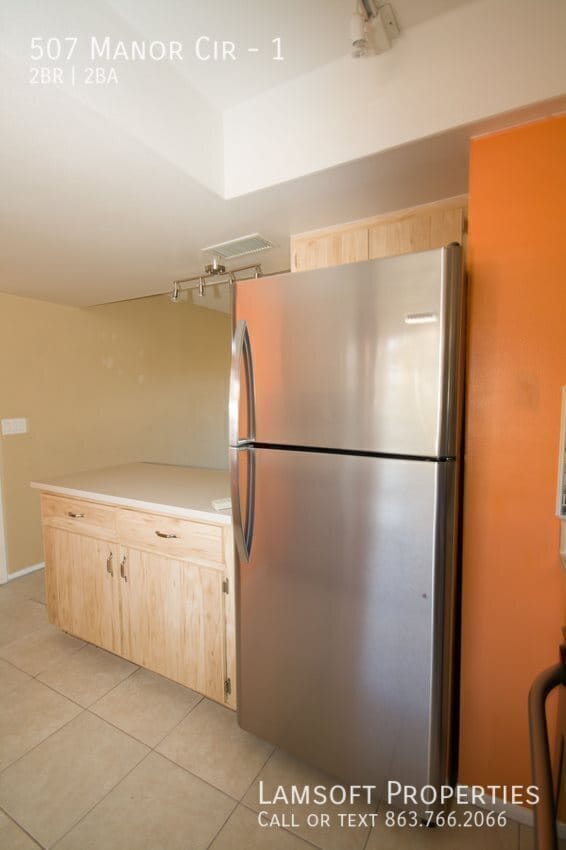 Building Photo - 507 Manor Cir