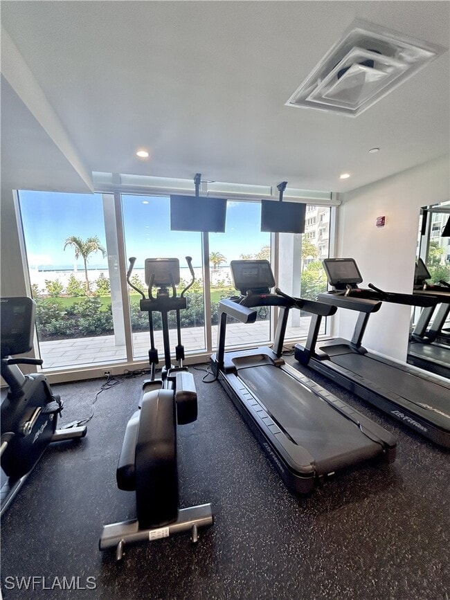 Building Photo - 3443 Gulf Shore Blvd N