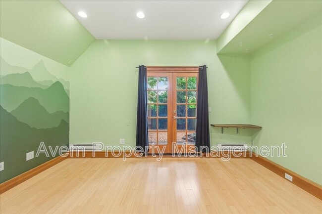 Building Photo - 4527 SE 40th Ave