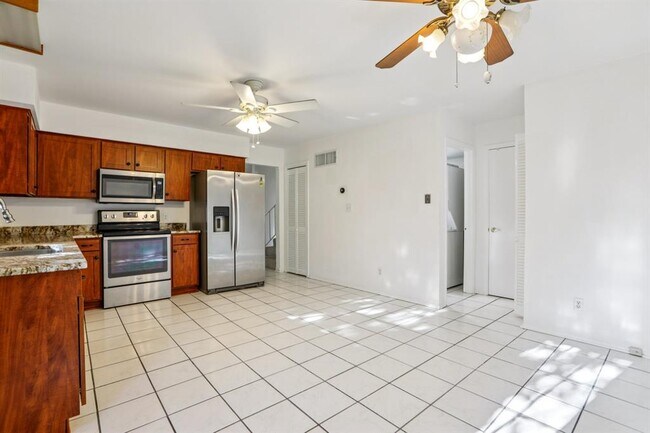 Building Photo - 9507 Quail Village Ln