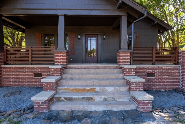 Building Photo - McCullough Heights