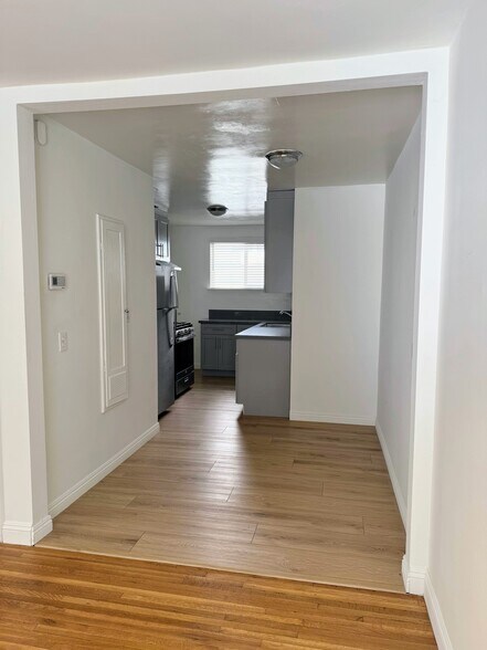 Dining area + kitchen - 839 21st St