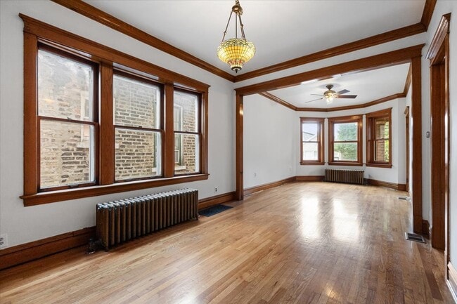 Building Photo - 928 W 32nd St