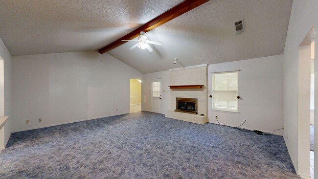 Building Photo - 2 WEEKS FREE + $1,595 for a 3 Bedroom vintage charmer in Harker Heights!