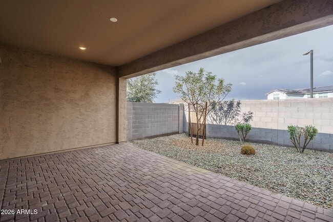 Building Photo - 14058 W Hubbell St