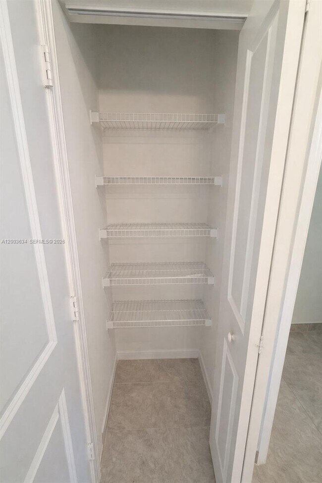 Building Photo - 10005 W Verona Cir